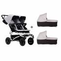 Dueto 3.0 Twin Stroller by Mountain Buggy com 2 berços de prata