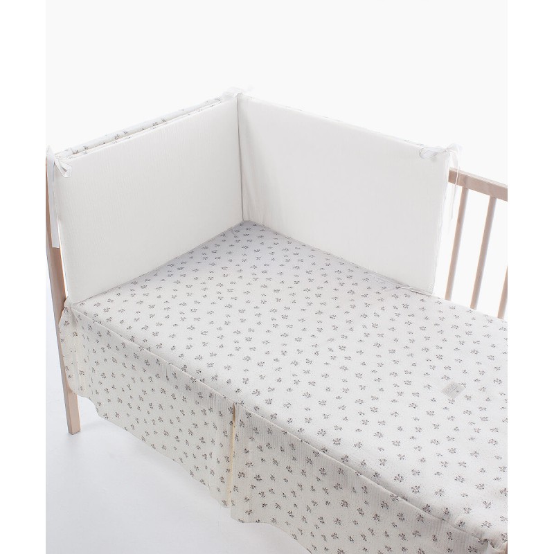 Graciela gray Uzturre Quilt and Protector